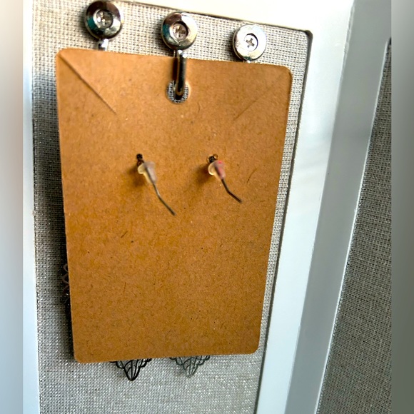 Price Drop!!!! Silver Cutout Filigree Leaf Drop Earrings - Picture 5 of 7